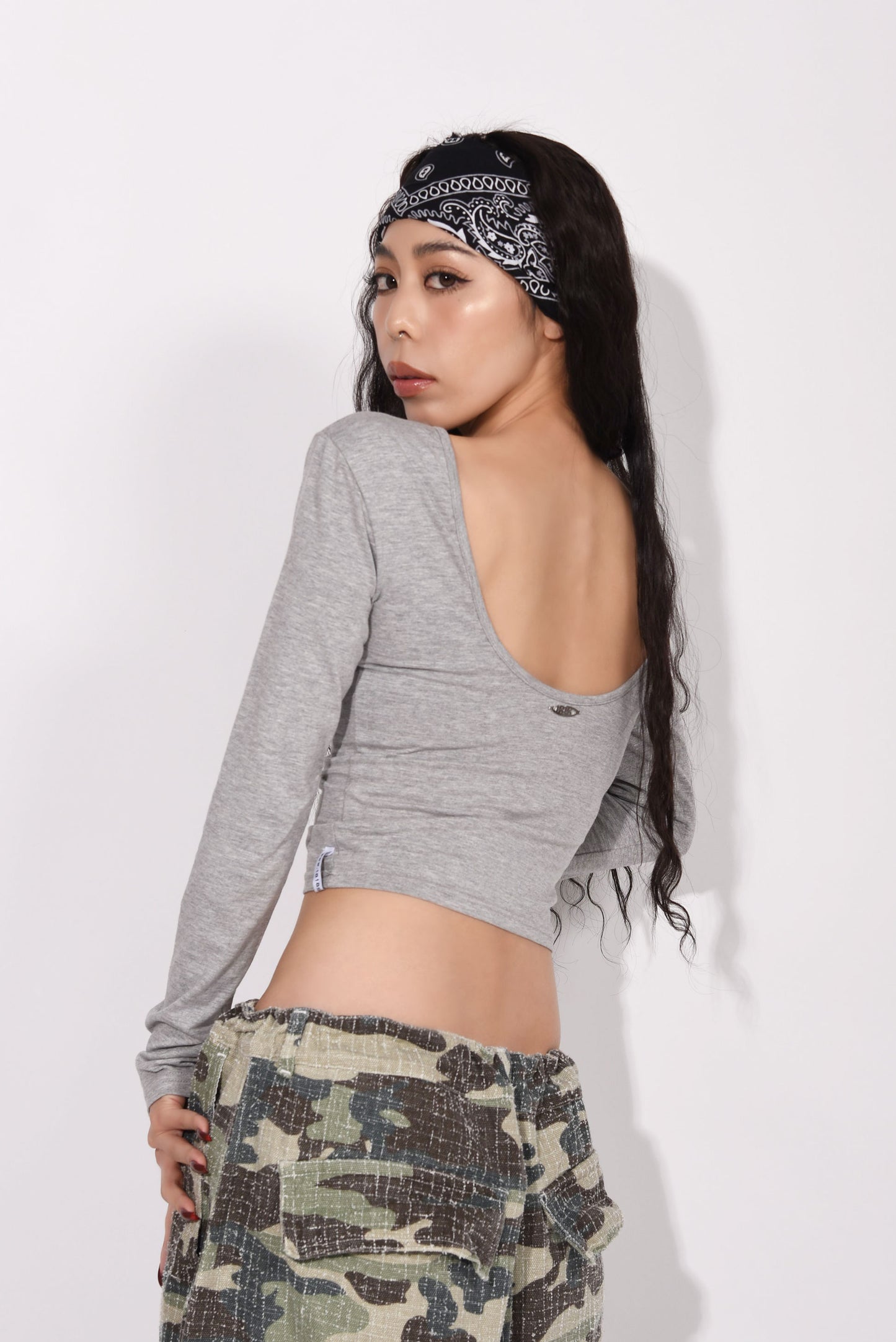 BACK OPEN CUTSEW 그레이