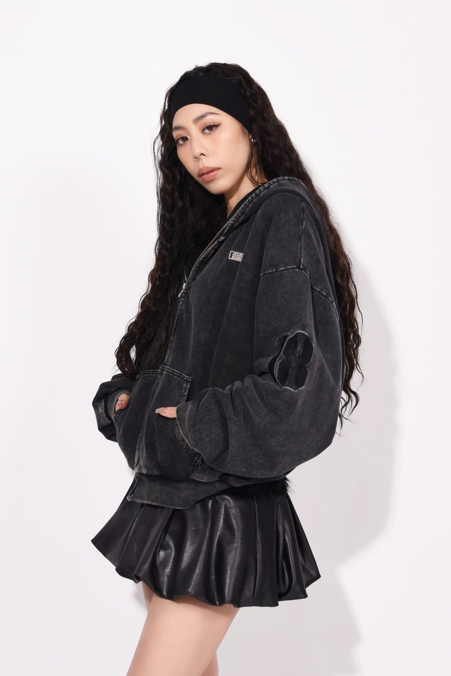SYMBOL LOGO ZIP HOODIE black