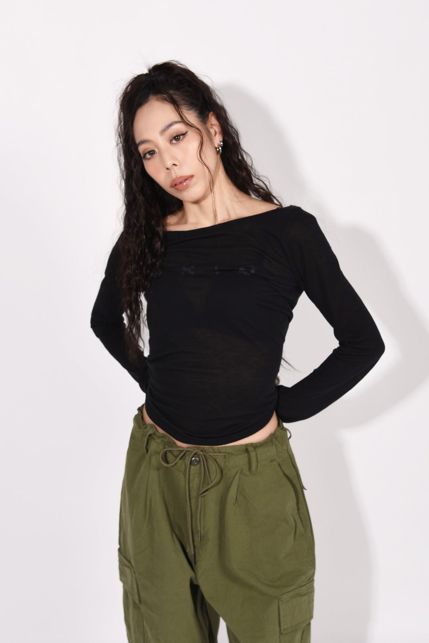 LOGO SEETHROGH CUTSEW black