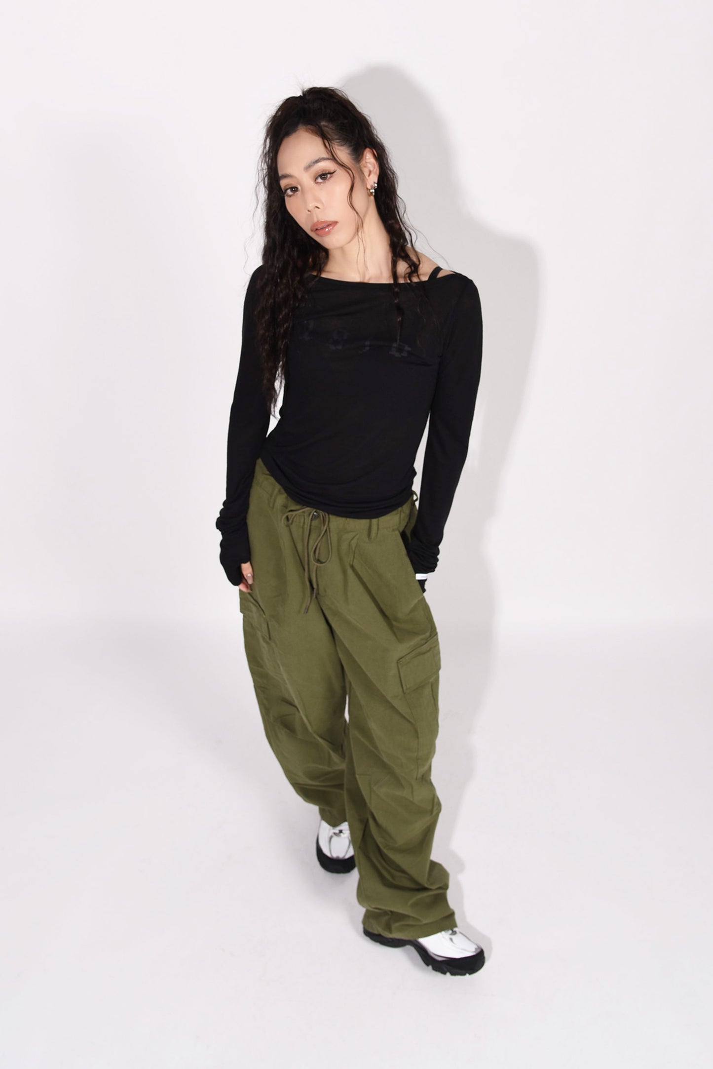LOGO SEETHROGH CUTSEW black