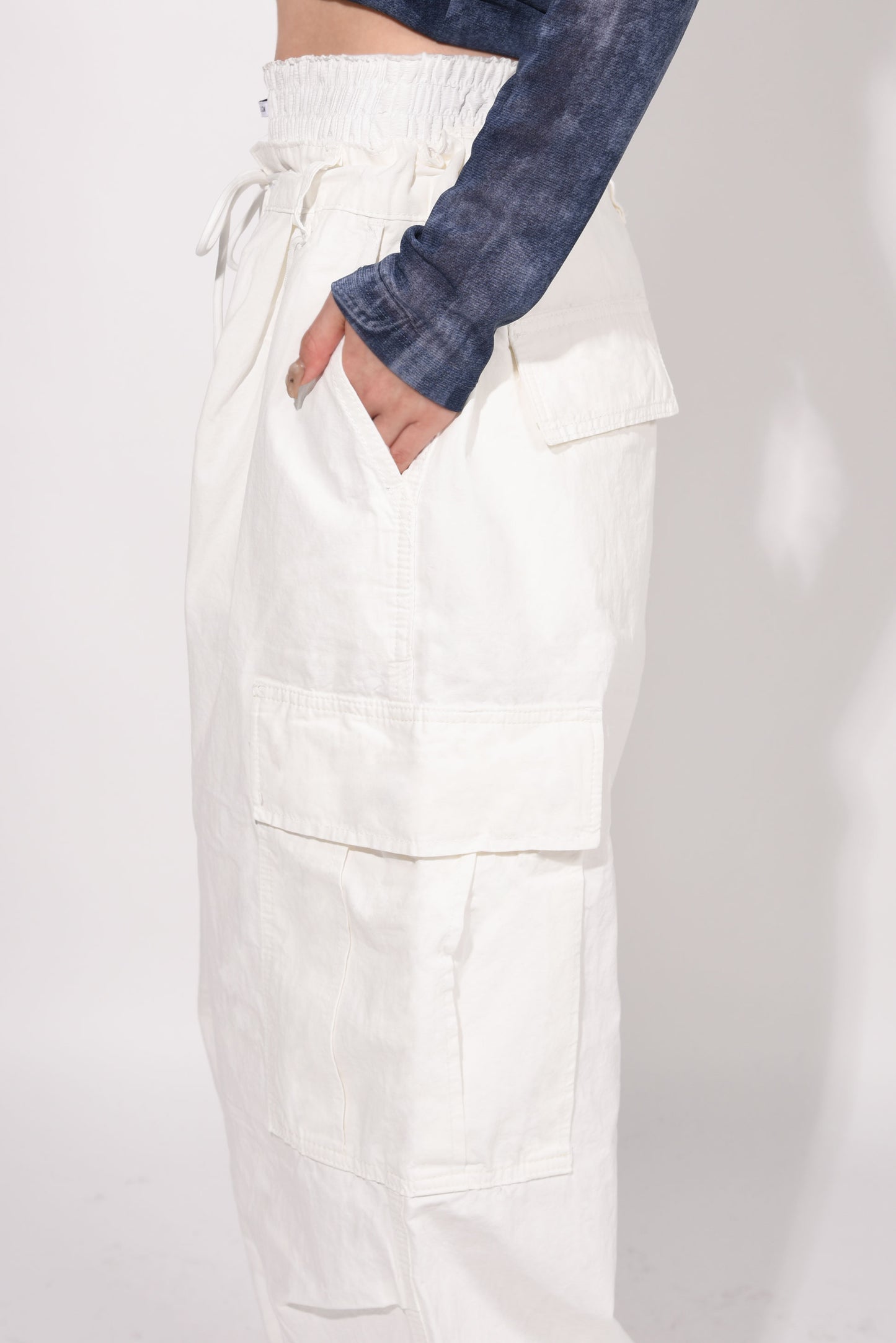 CARGO PANTS white