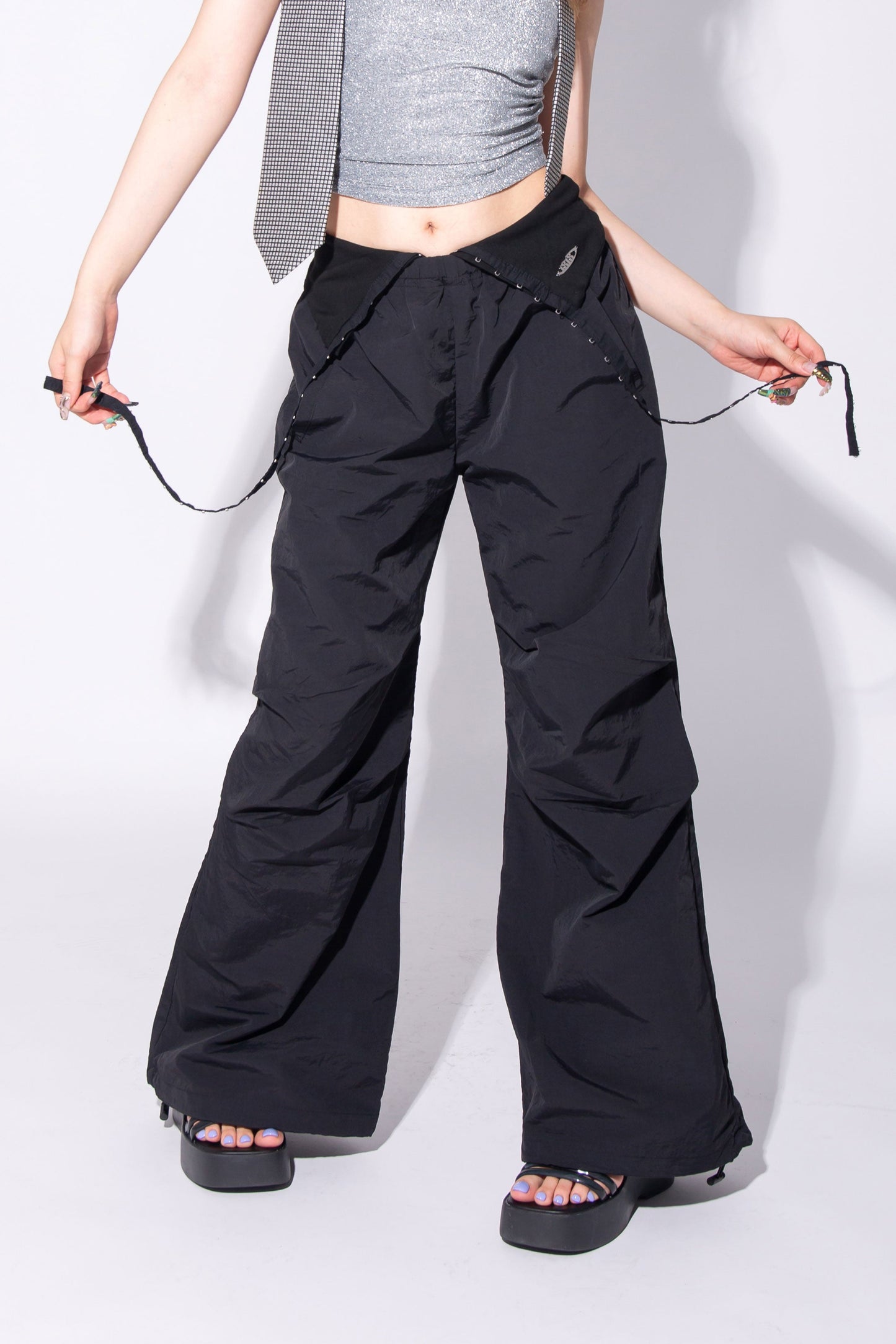HOOK GATHER NYLON PANTS black