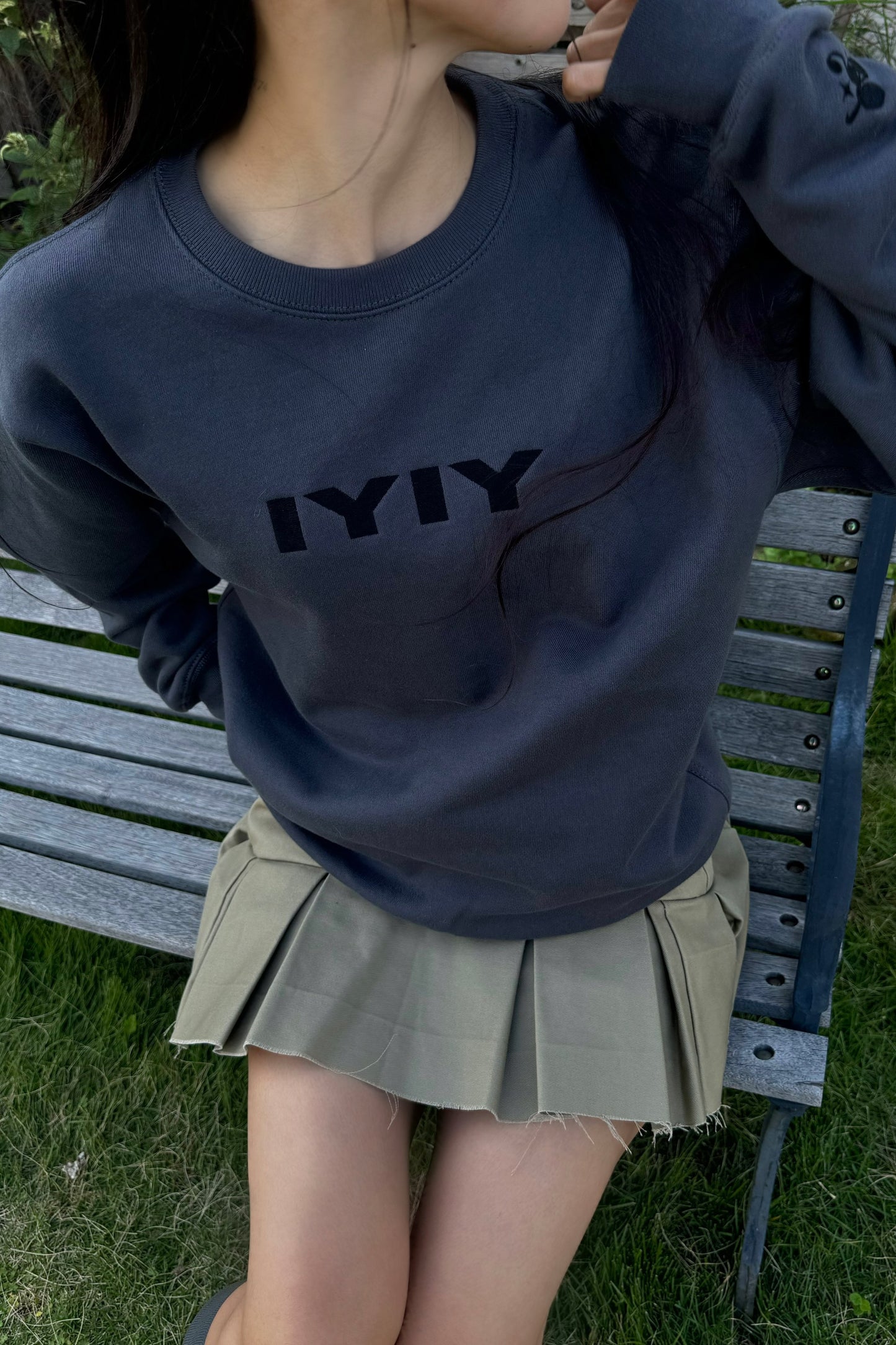 IYIY SWEAT 그레이