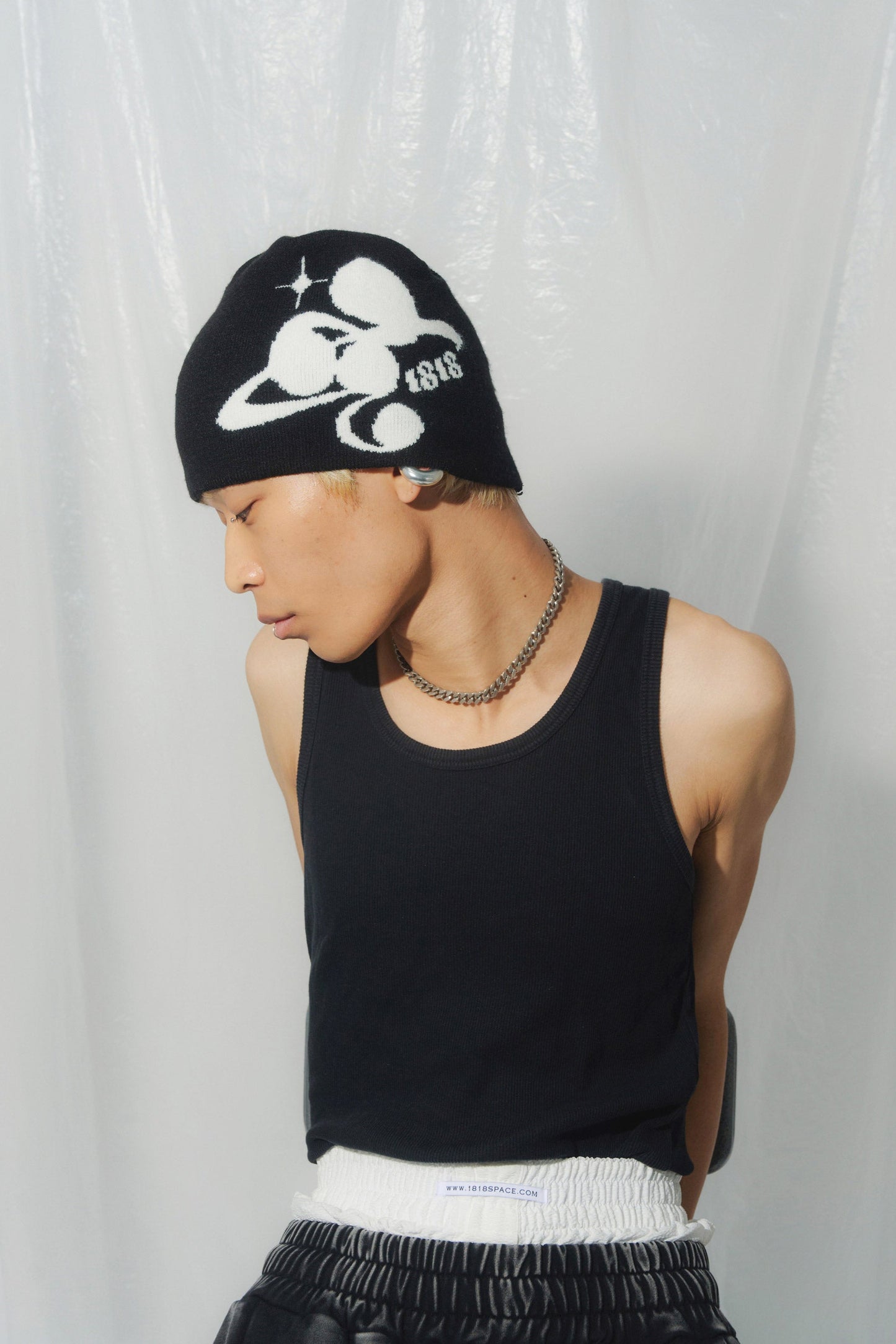 SYMBOL LOGO BEANIE black