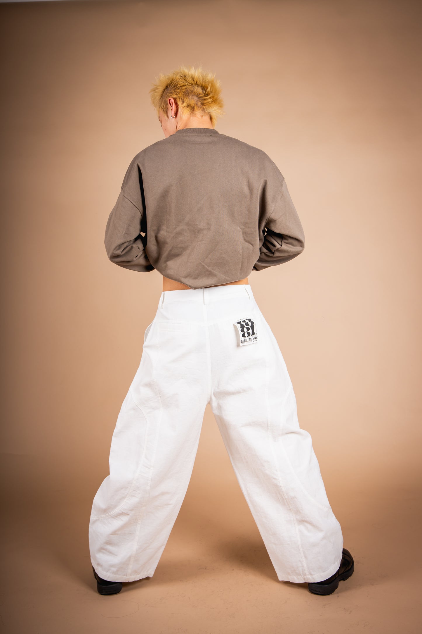 BAGGY PANTS white