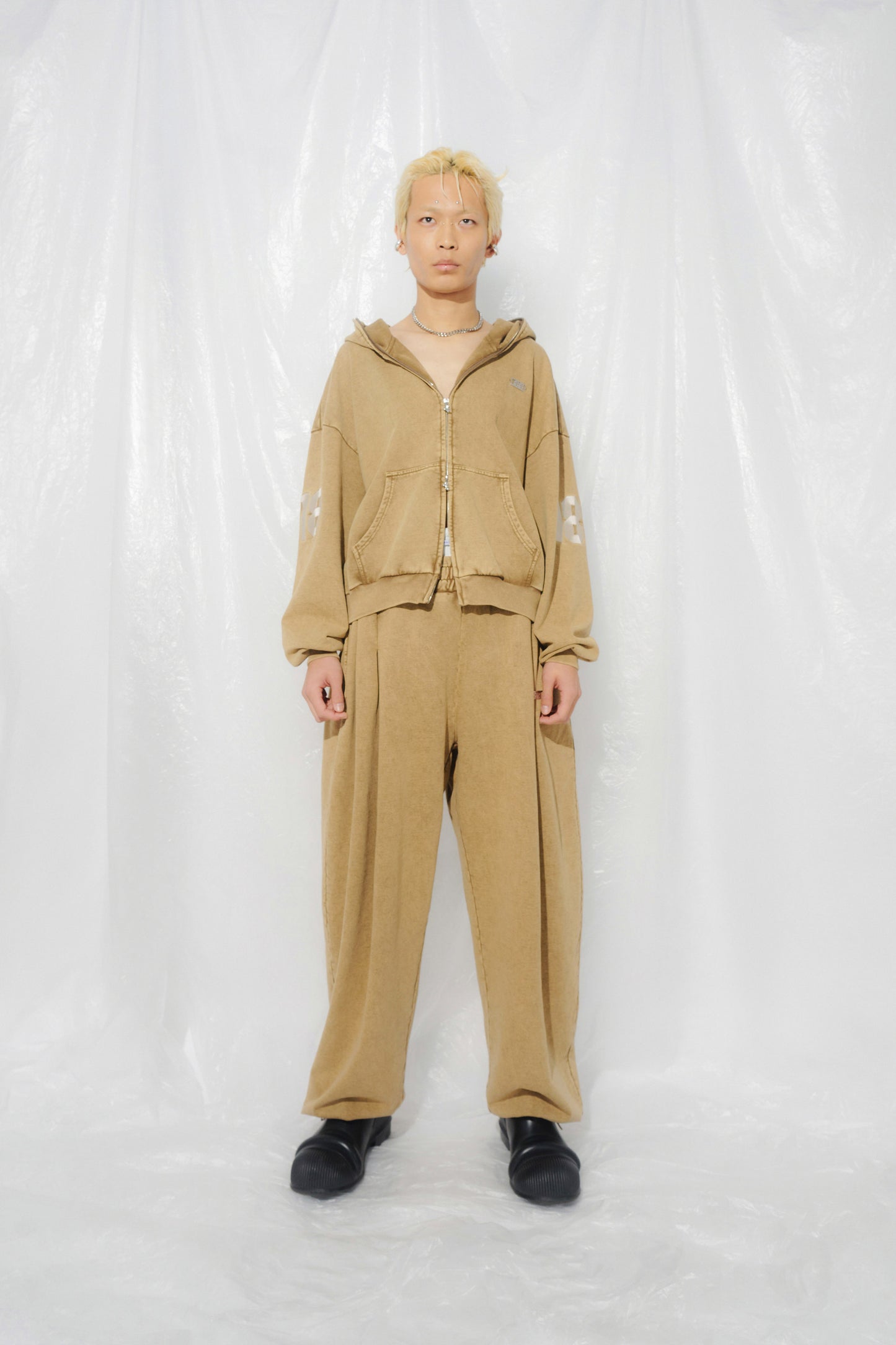 VOLUME SWEAT PANTS beige