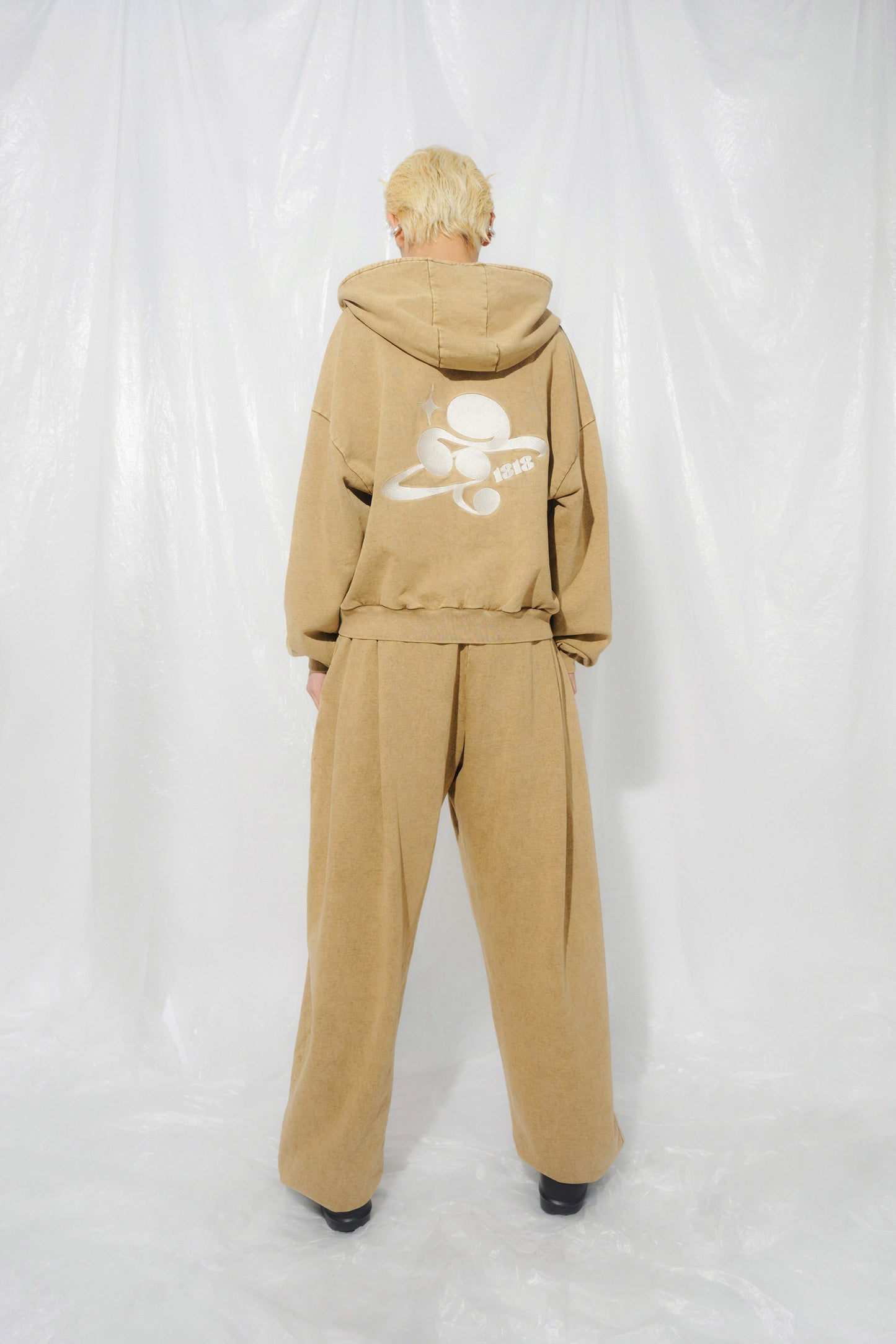 VOLUME SWEAT PANTS beige