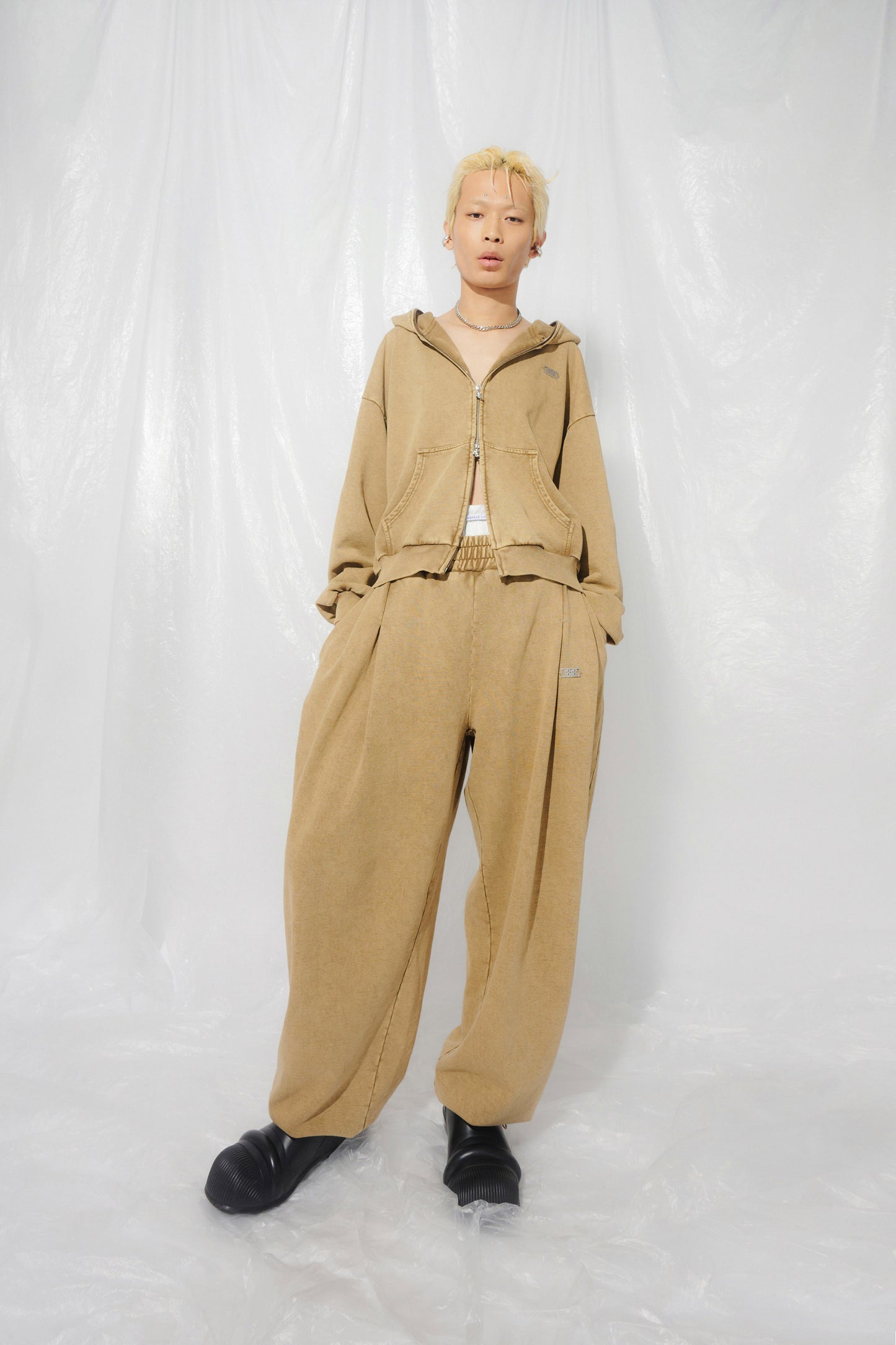 VOLUME SWEAT PANTS beige