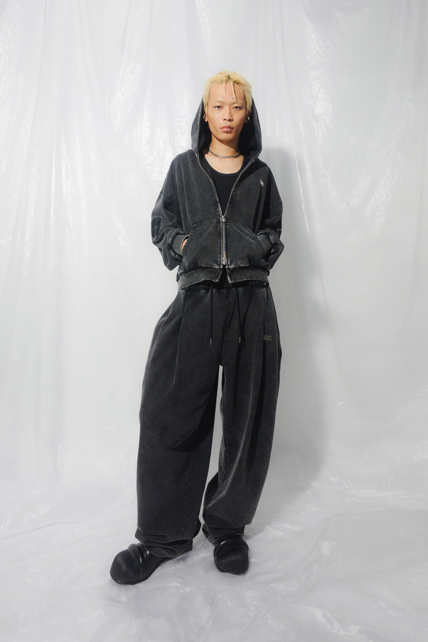 VOLUME SWEAT PANTS black