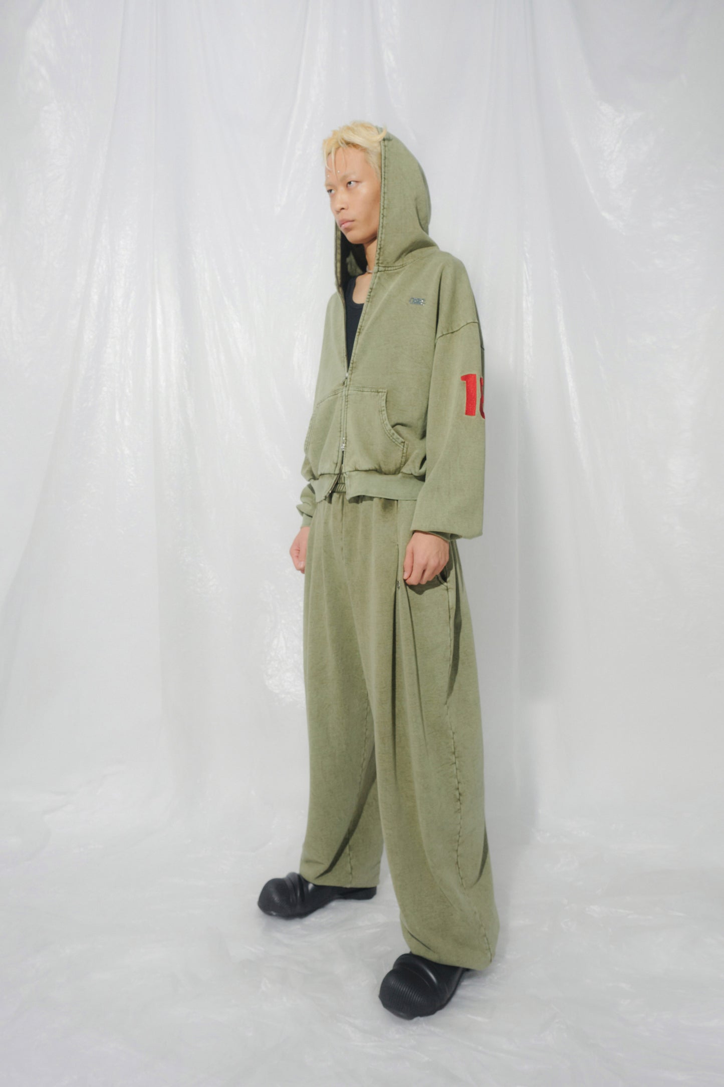 VOLUME SWEAT PANTS khaki