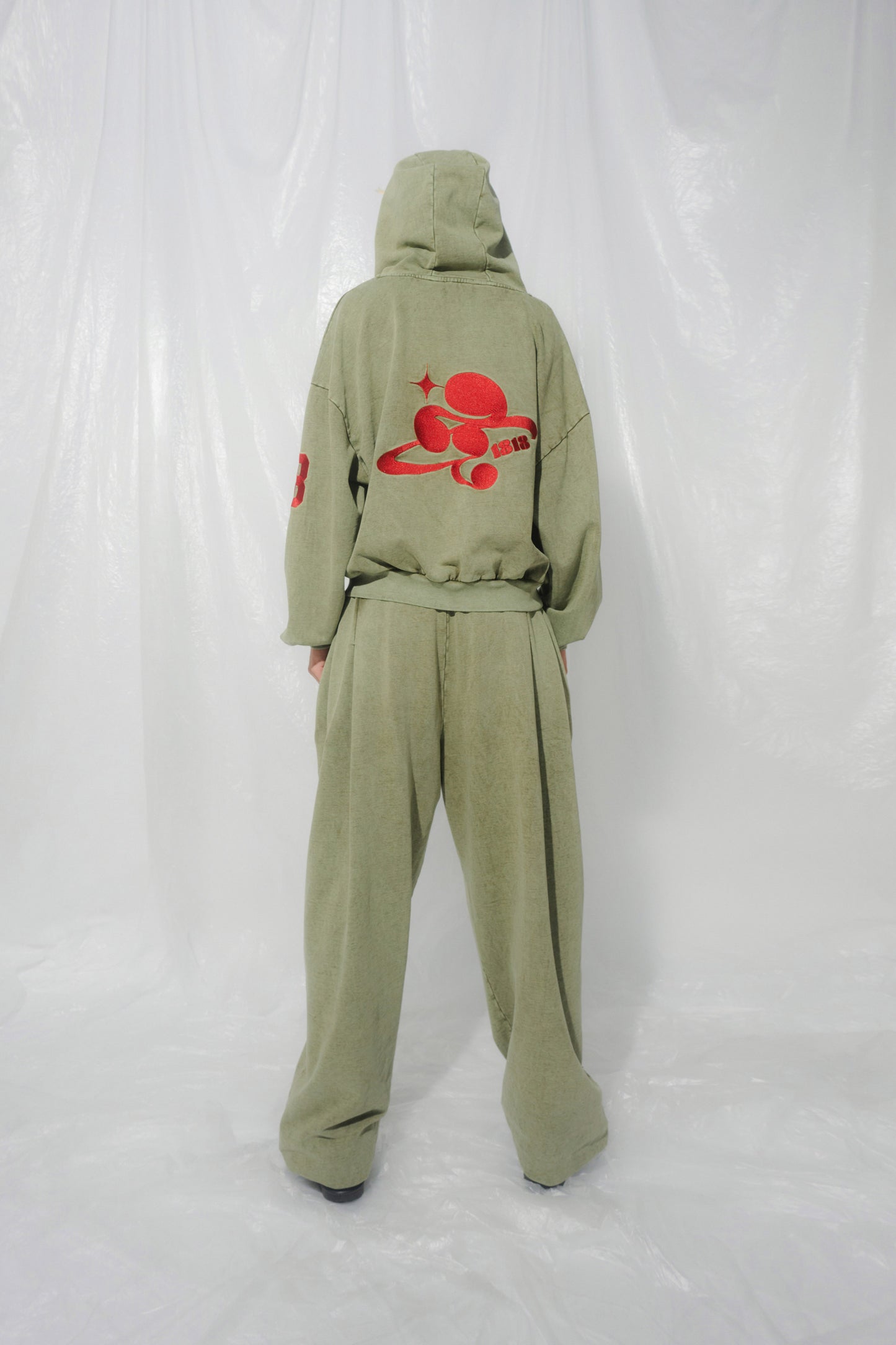 VOLUME SWEAT PANTS khaki