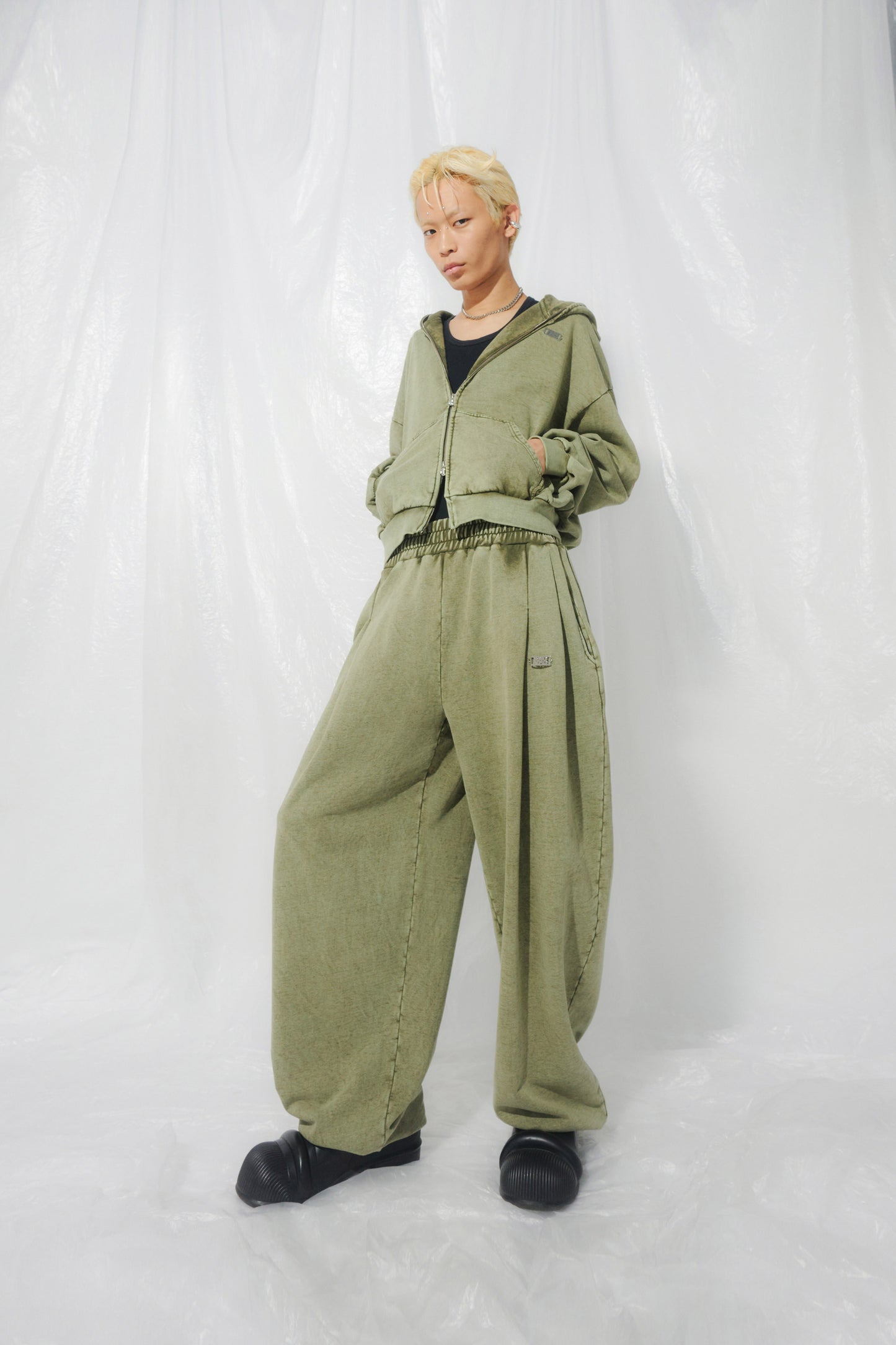 VOLUME SWEAT PANTS khaki