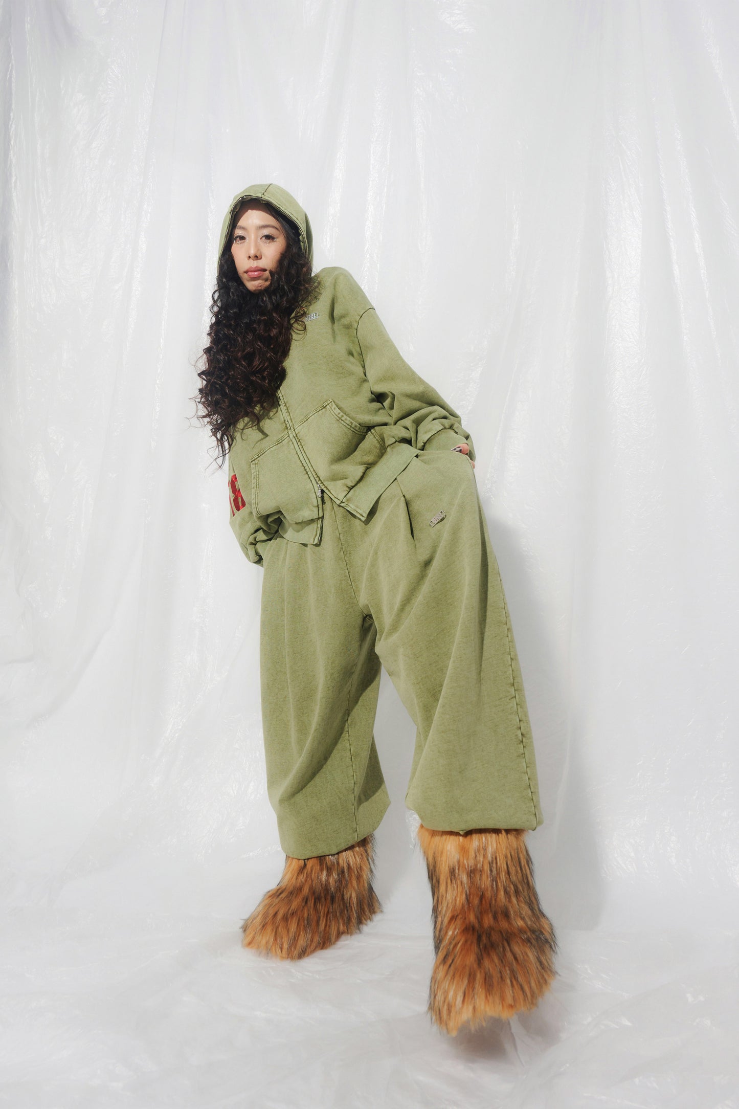 VOLUME SWEAT PANTS khaki