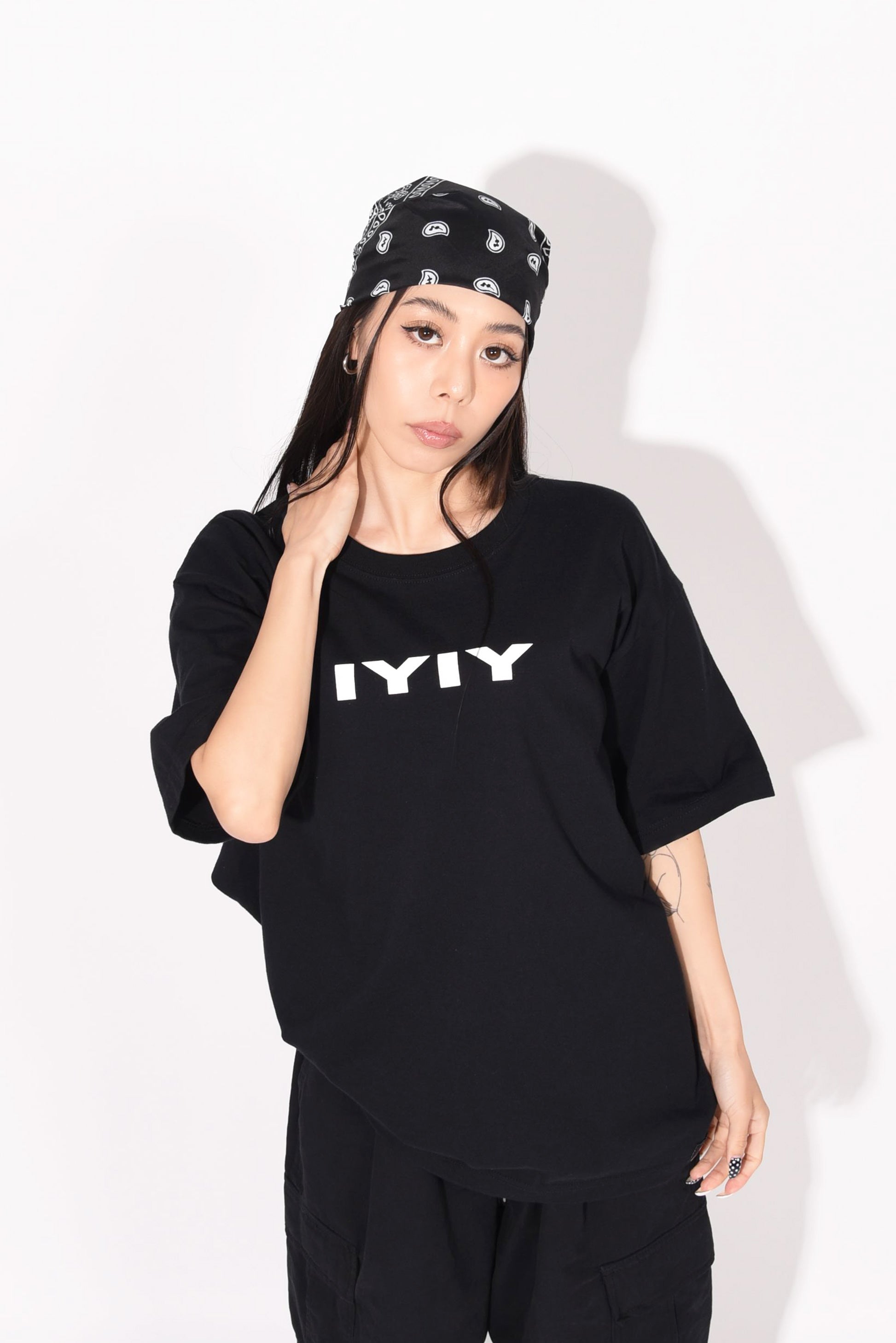 IYIY T-SHIRT black