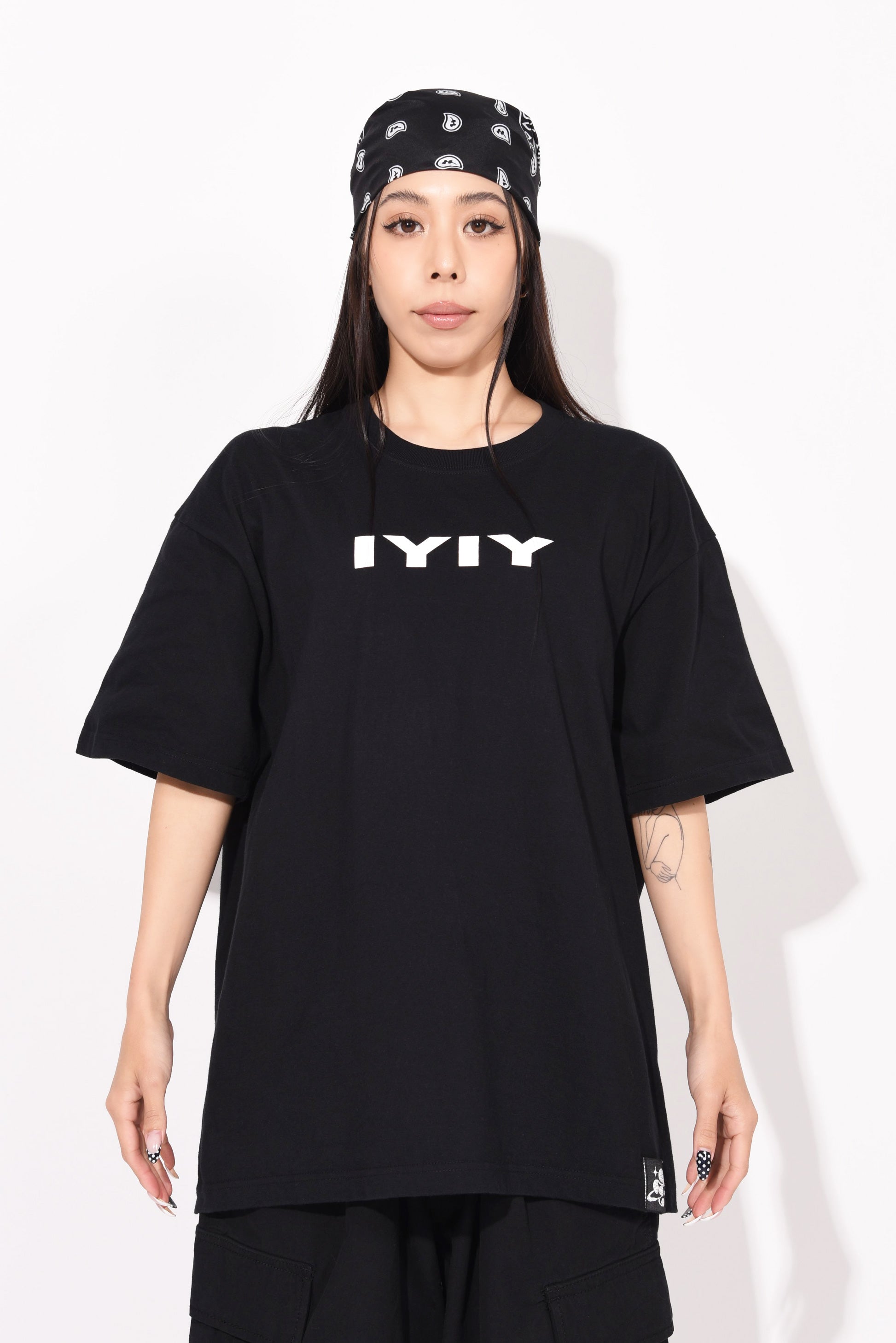IYIY T-SHIRT black