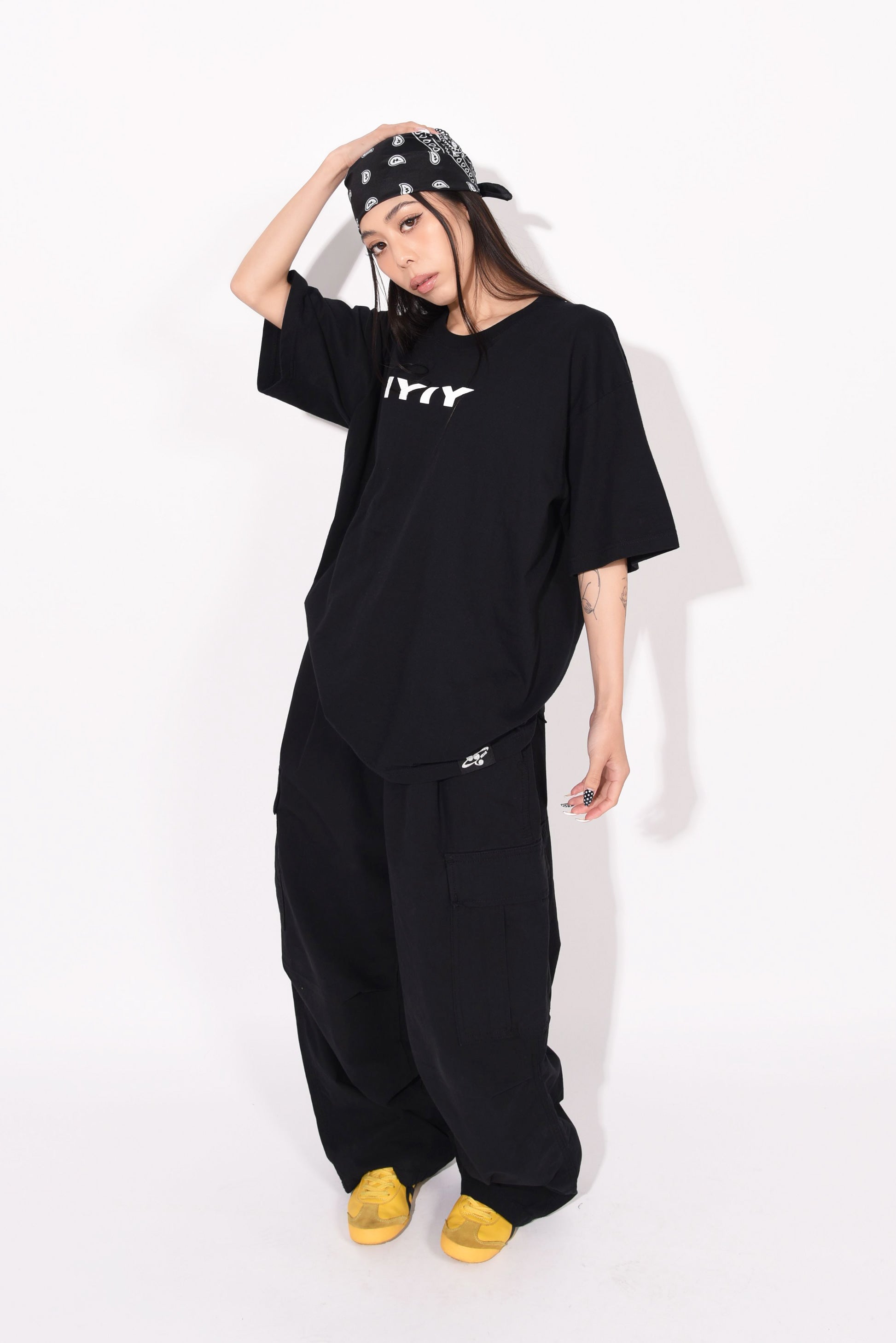 IYIY T-SHIRT black