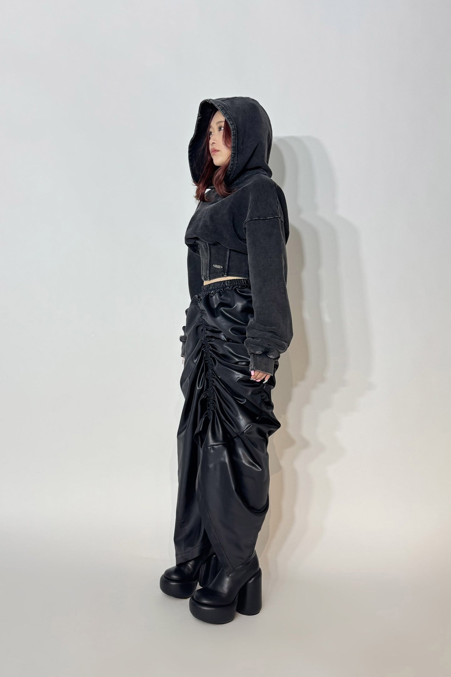 FAKE LEATHER GATHER SKIRT 블랙 