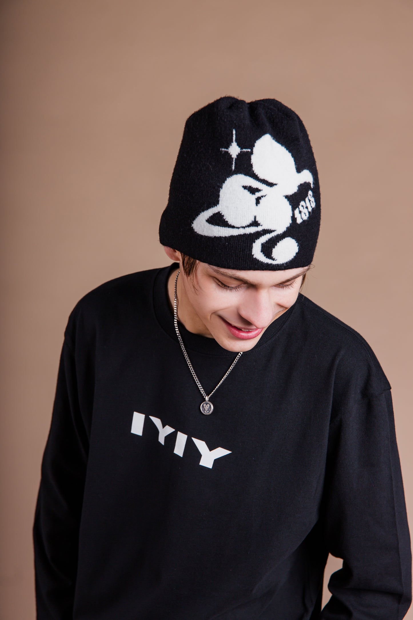 SYMBOL LOGO BEANIE