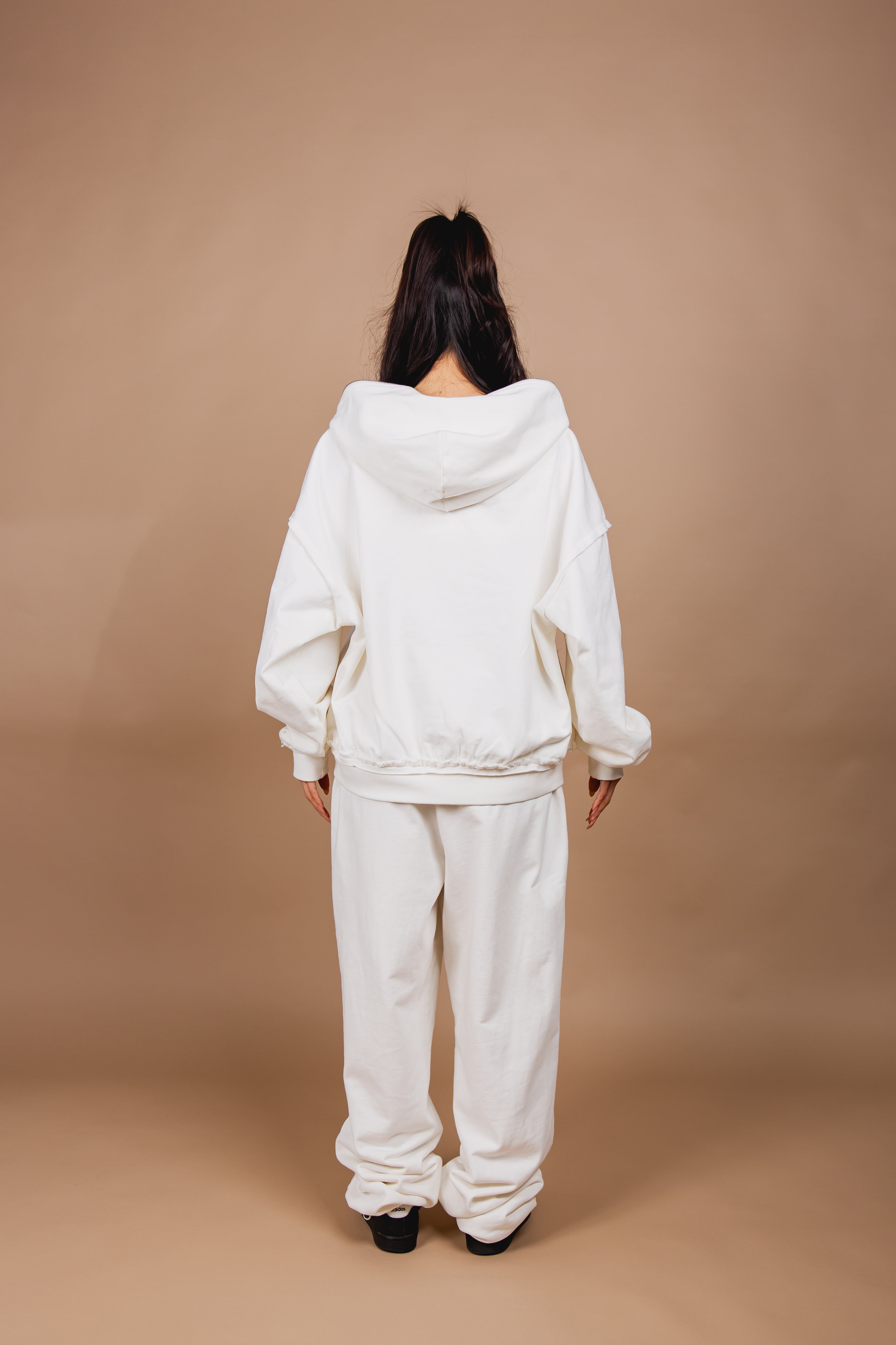 [美品] TATRAS JABBAH ジャバー フーディー ホワイト 2 TATRAS（タトラス）の「TATRAS(タトラス) NIPIPO ニピポ（パーカー