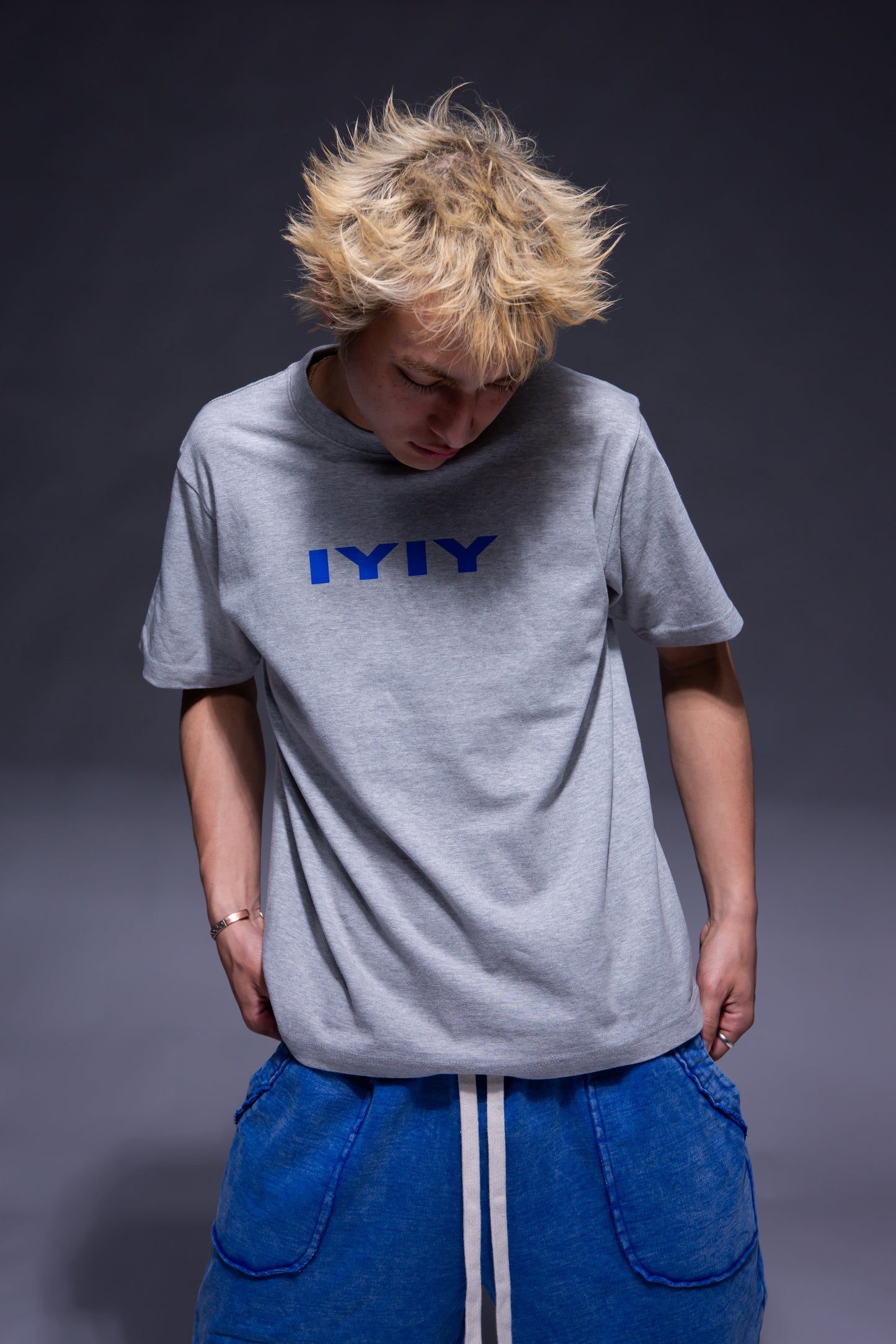 IYIY T-SHIRT gray