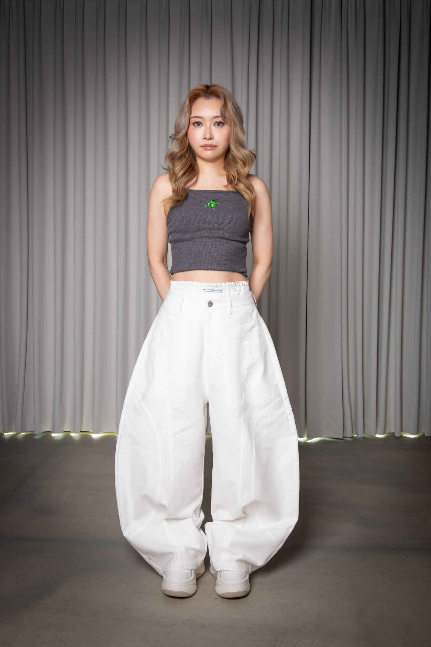 BAGGY PANTS white