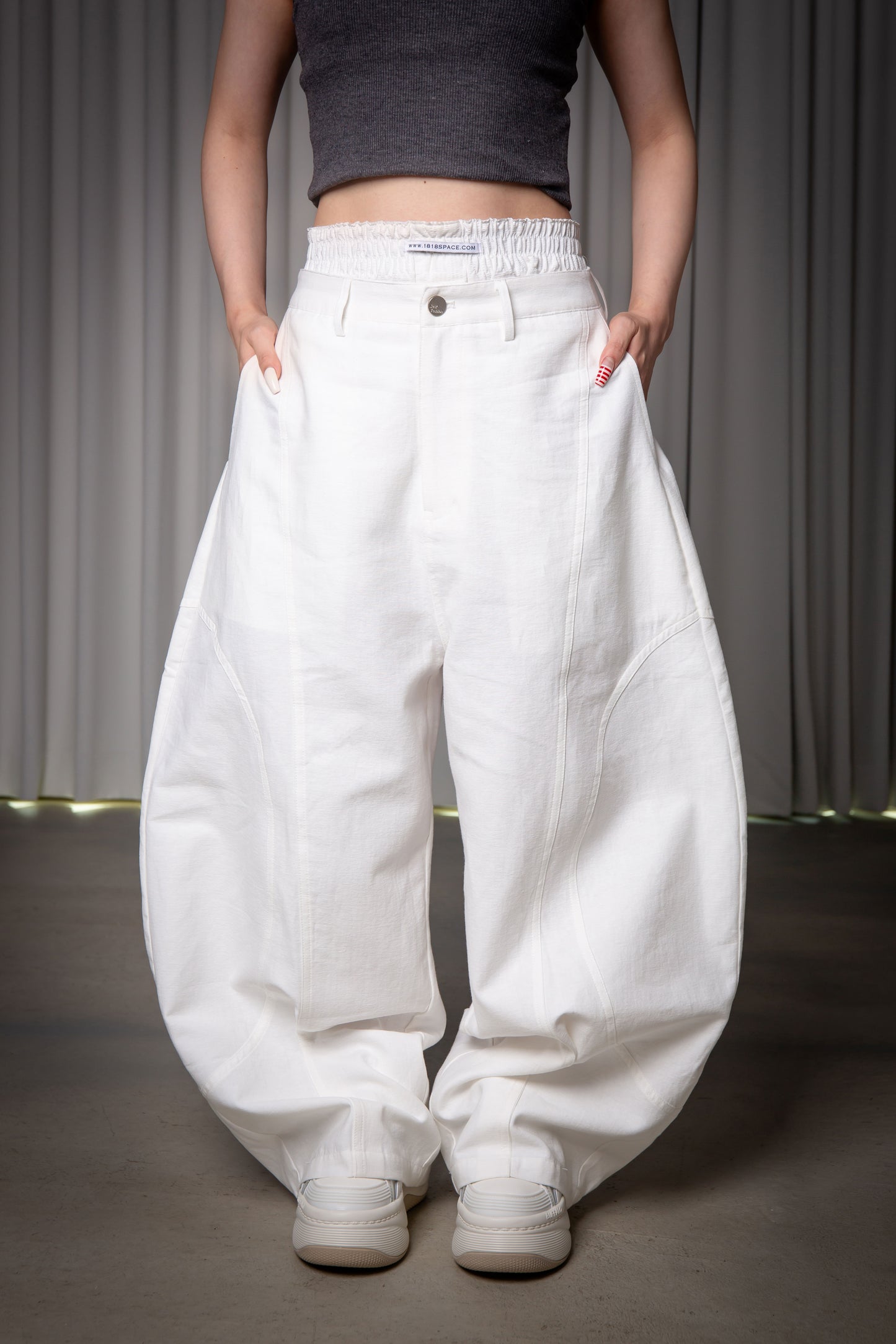 BAGGY PANTS white