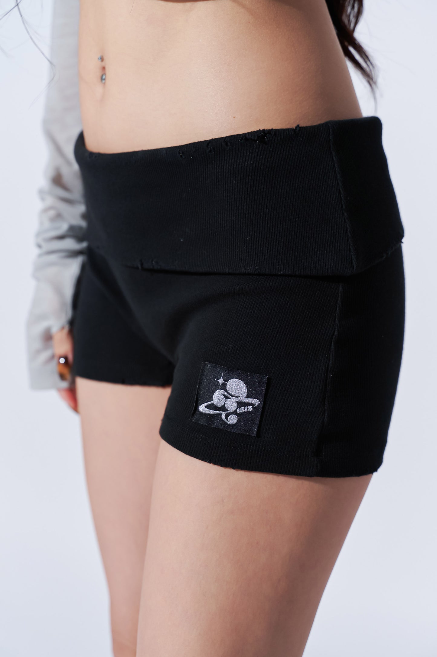 DAMAGE HOT PANTS black