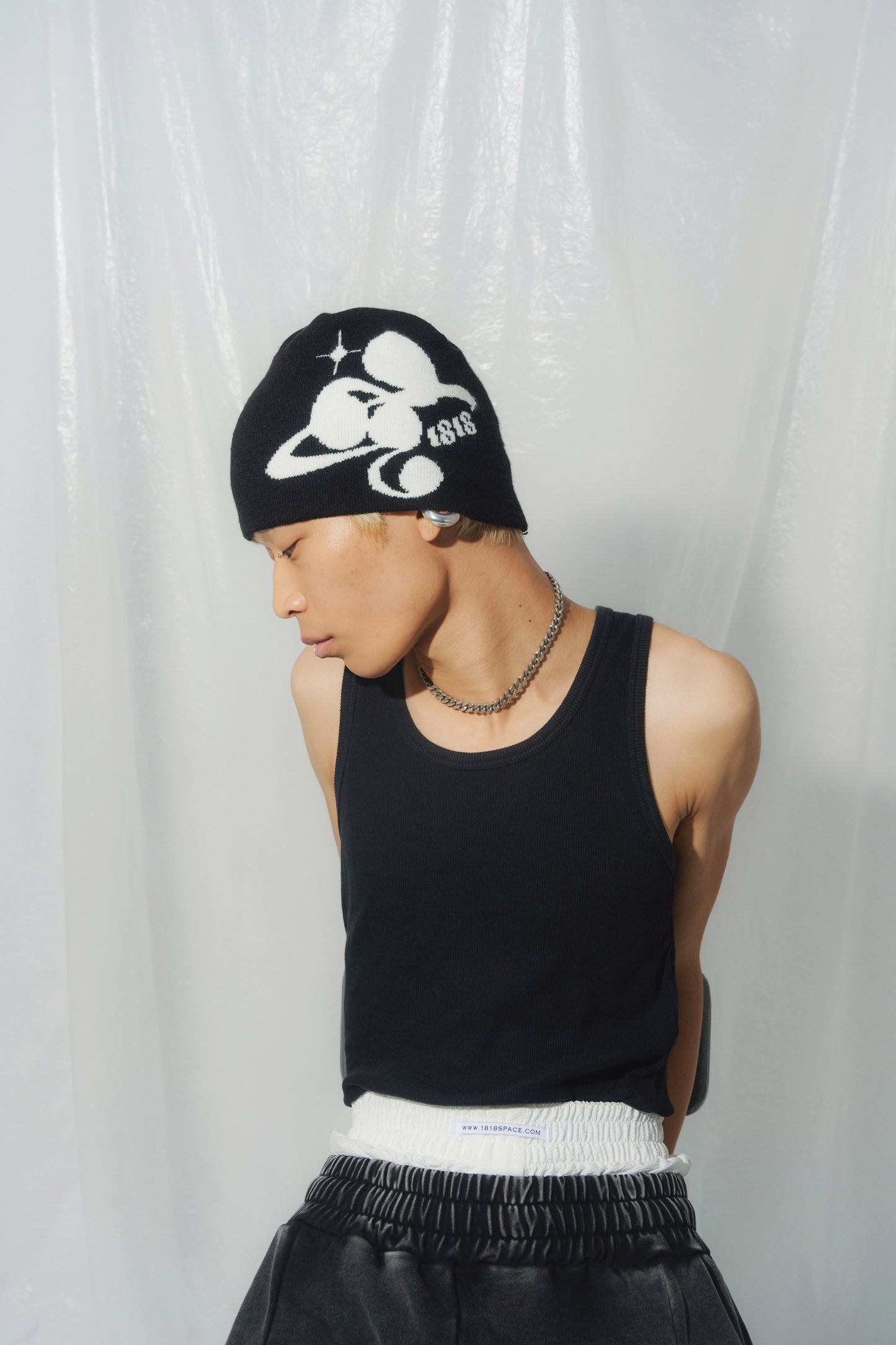 SYMBOL LOGO BEANIE black